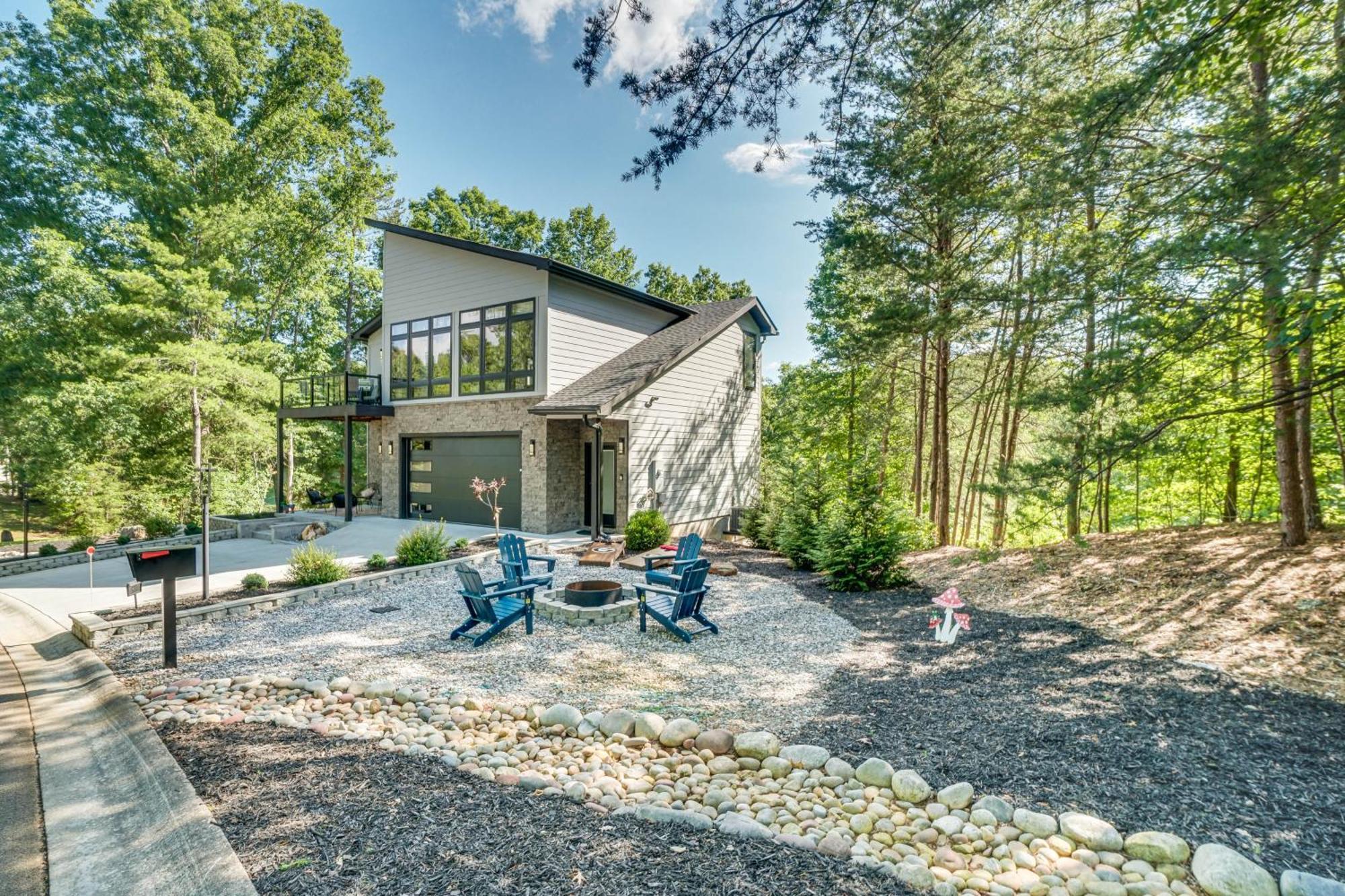 Luxury Modern Home On Golf Course With Game Room! Хелън Екстериор снимка